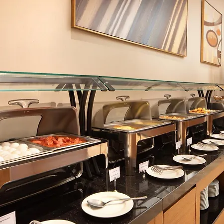 酒店 Ramada Plaza By Wyndham Atakoy 4*