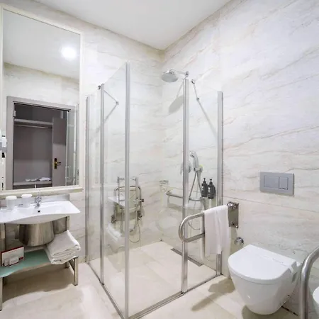 Hotel Ramada Plaza By Wyndham Atakoy 4*