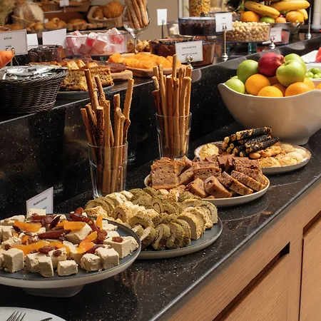 Ramada Plaza By Wyndham Atakoy فندق